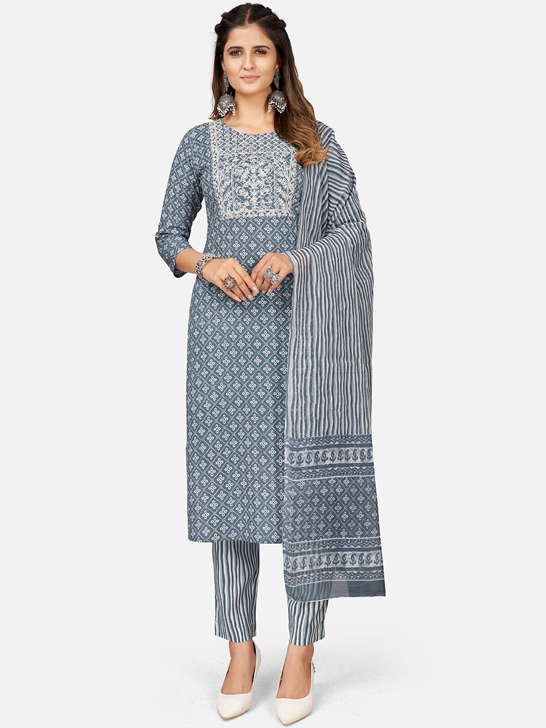 

Vbuyz Women Grey Ethnic Motifs Printed Kurta with Trousers & With Dupatta