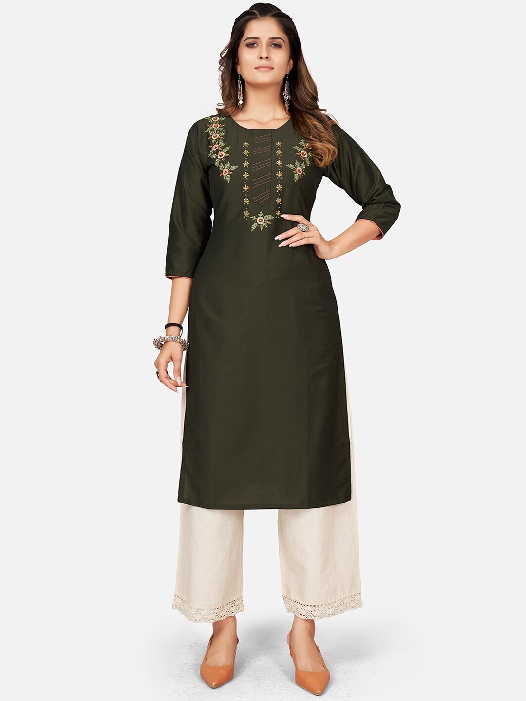 

Vbuyz Women Green Floral Embroidered Kurta