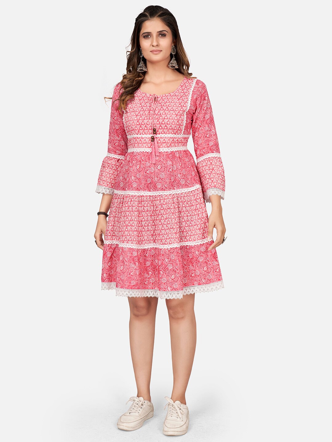 

Vbuyz Women Pink Floral Print Lace Work Tiered Midi Dress