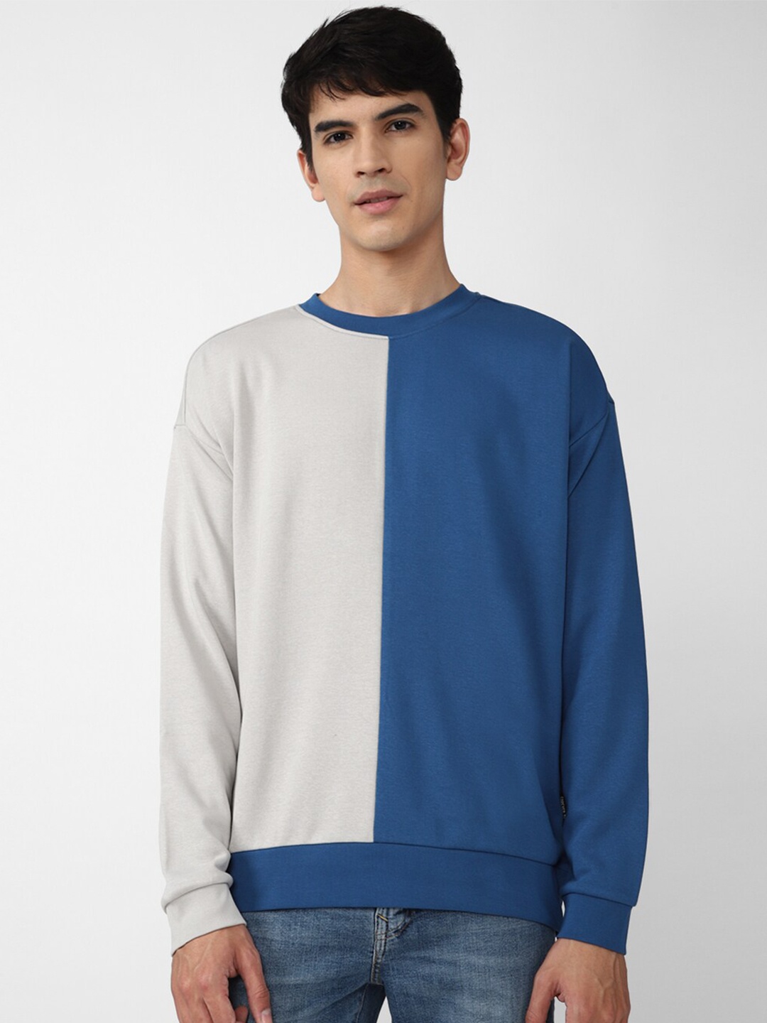 

FOREVER 21 Men Blue Colourblocked Sweatshirt