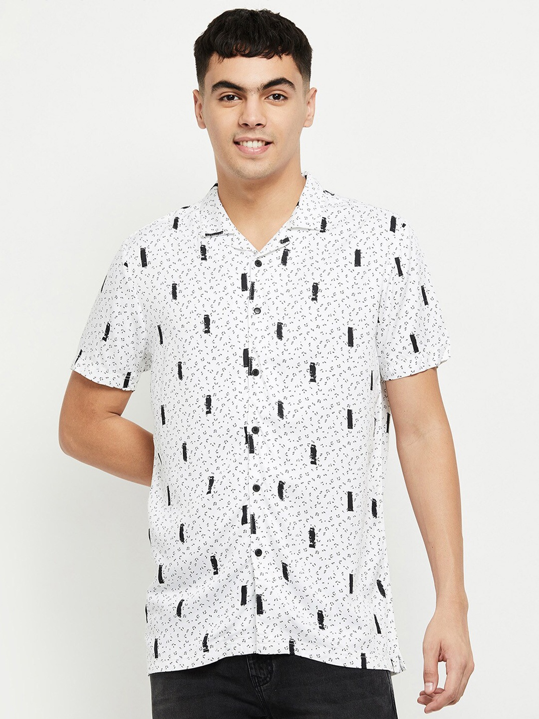 

max Men White Printed Casual Shirt