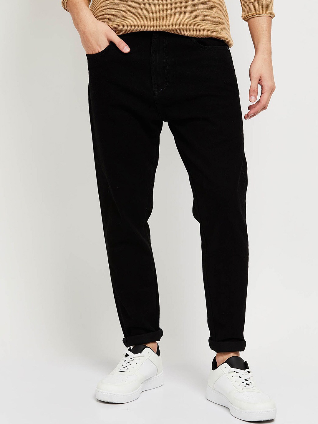 

max Men Black Solid Jeans