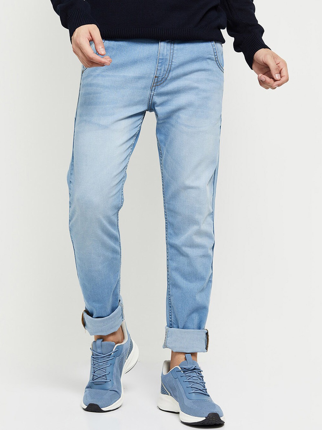 

max Men Blue Light Fade Jeans