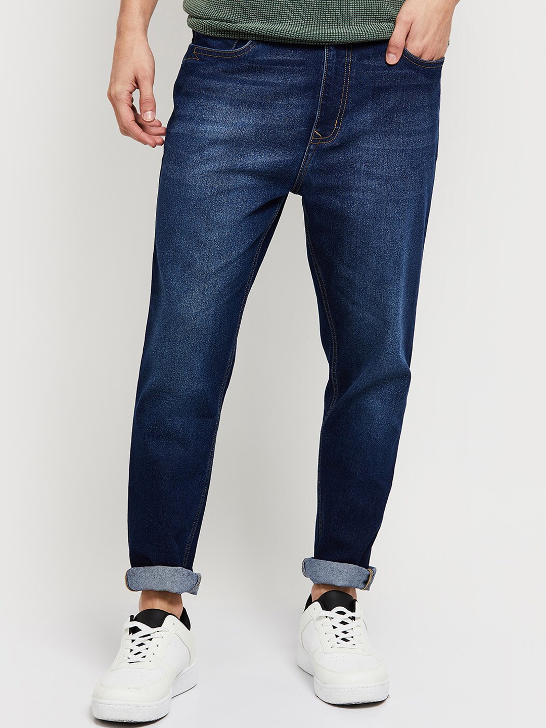 

max Men Blue Light Fade Denim Jeans
