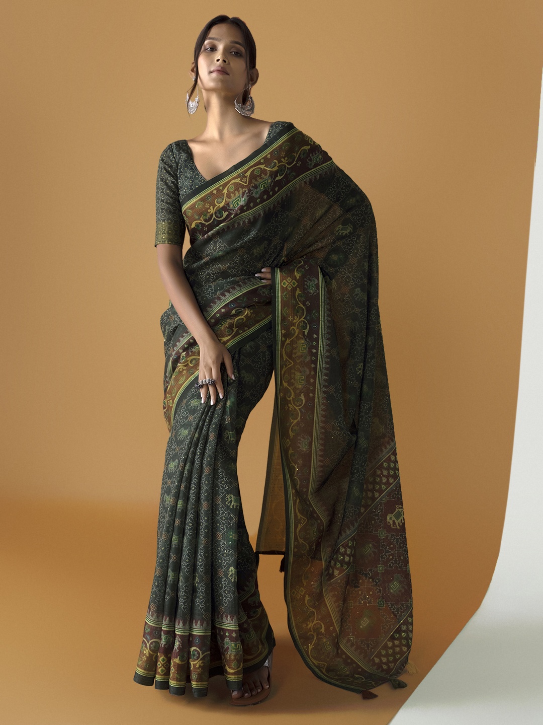 

Soch Grey & Brown Ethnic Motifs Saree