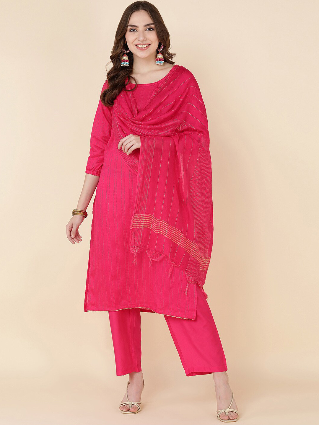 

Sangria Women Pink Solid Kurta With Pants & Dupatta, Fuchsia