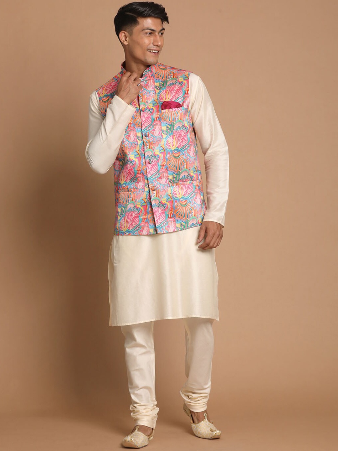 

VASTRAMAY Men Cream-Coloured Kurta with Pyjamas Comes With a Nehru Jacket