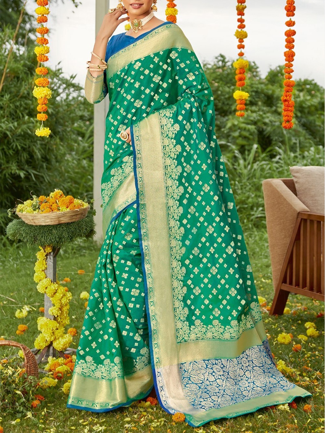 

KARAGIRI Green & Blue Woven Design Zari Saree