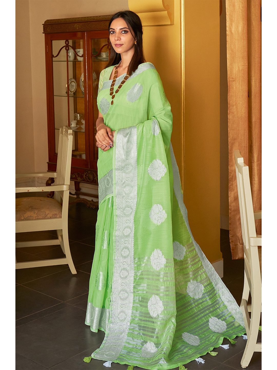 

KARAGIRI Green & Silver-Toned Woven Design Zari Linen Blend Saree