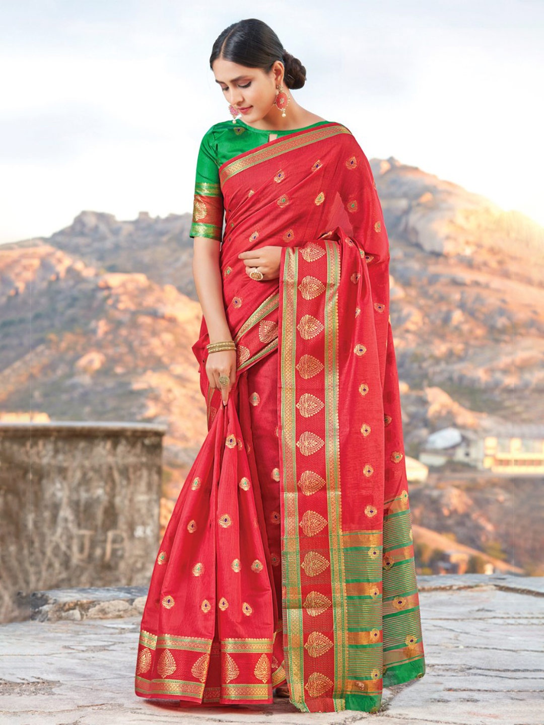 

KARAGIRI Red & Green Woven Design Zari Saree