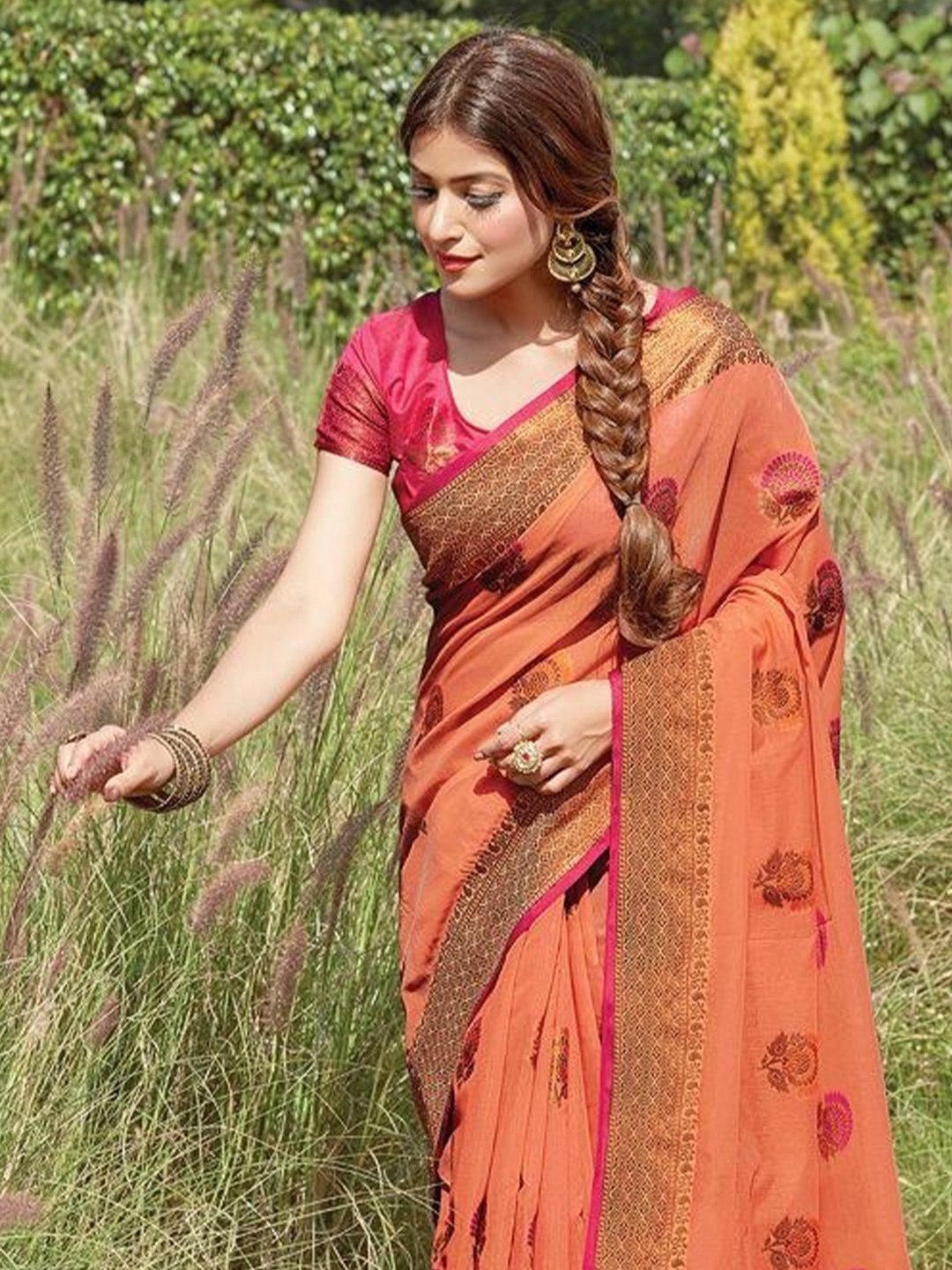 

KARAGIRI Peach-Coloured & Pink Floral Zari Cotton Saree