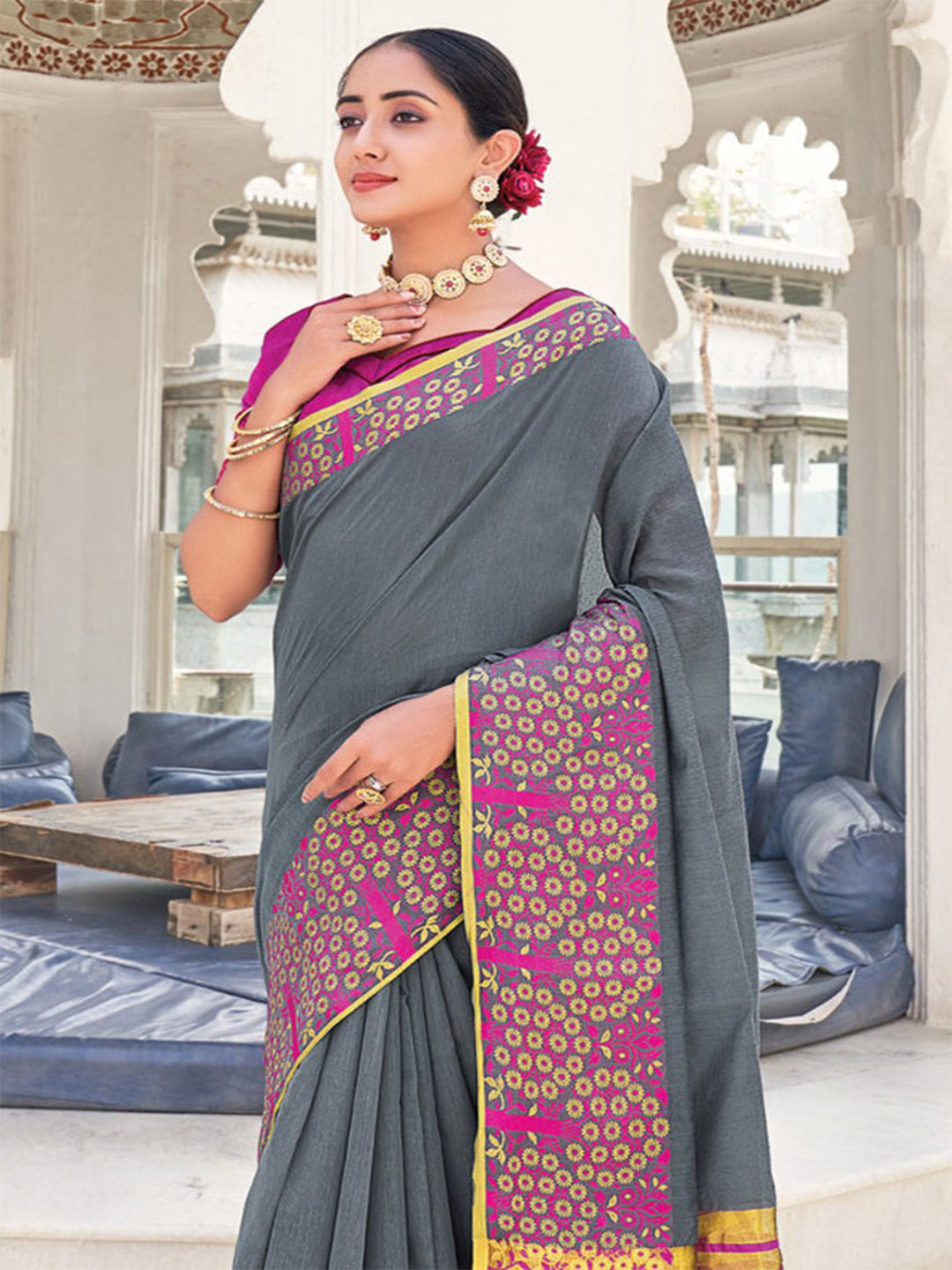 

KARAGIRI Grey & Pink Woven Design Saree