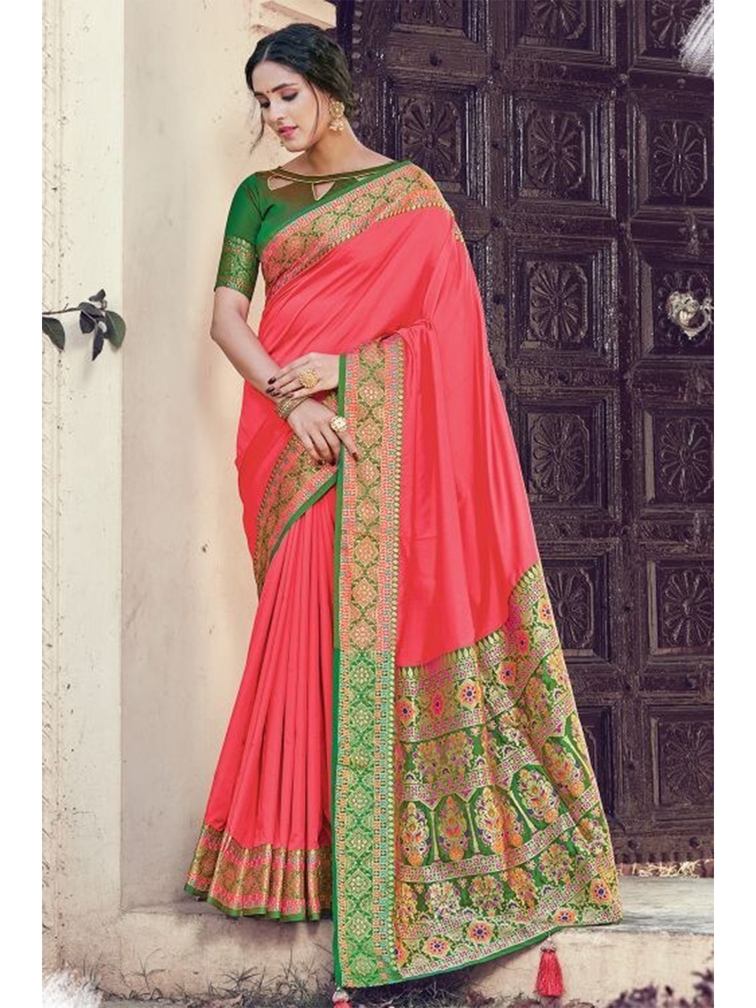 

KARAGIRI Peach-Coloured & Gold-Toned Pure Silk Saree