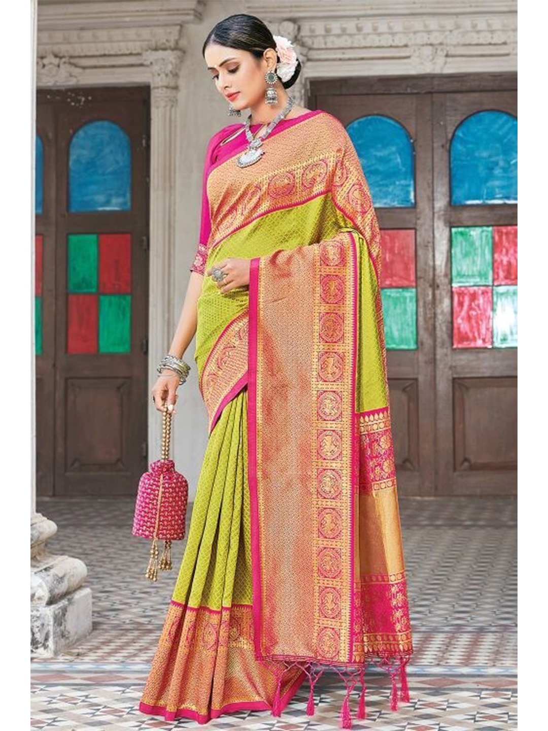 

KARAGIRI Green & Red Floral Kanjivaram Saree