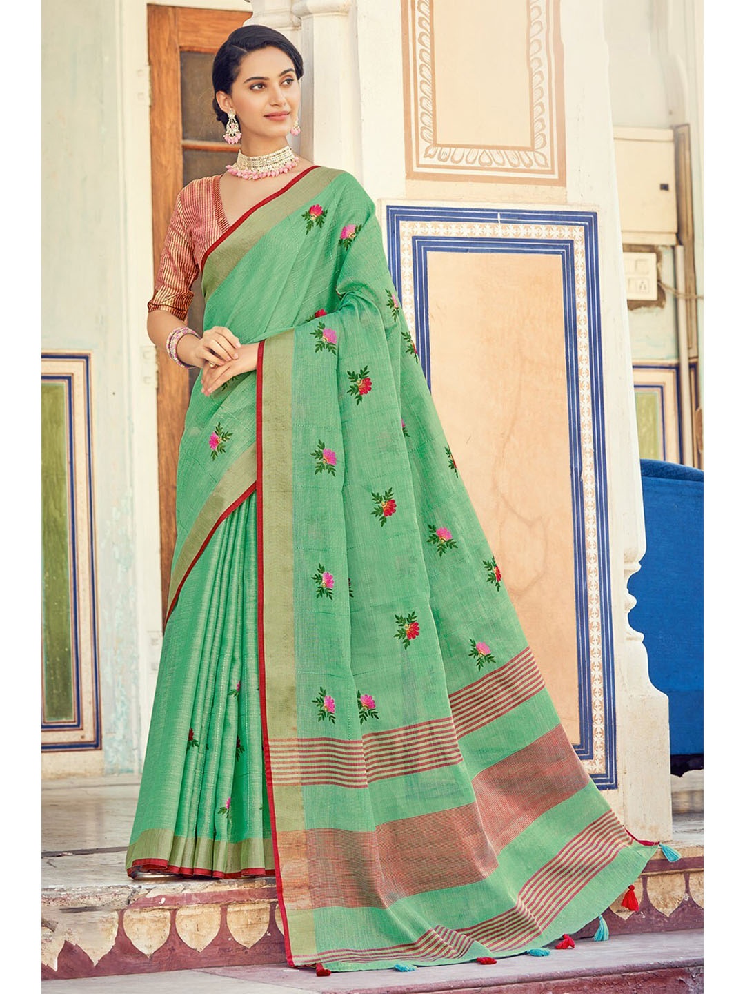 

KARAGIRI Green & Pink Floral Embroidered Linen Blend Saree