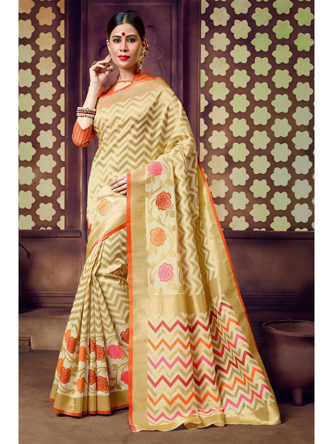 

KARAGIRI Cream-Coloured & Pink Floral Zari Saree