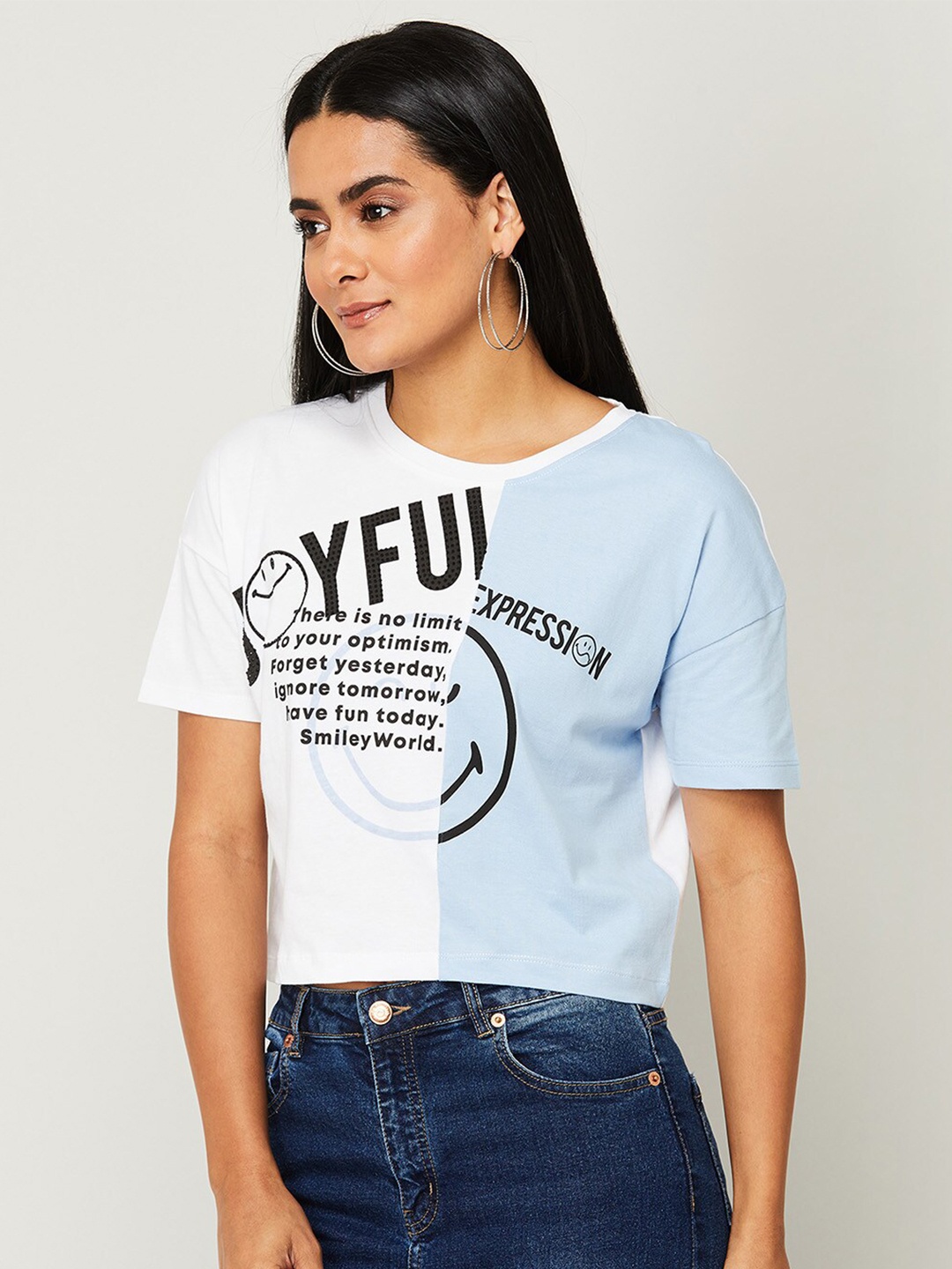 

SmileyWorld White & Blue Print Top