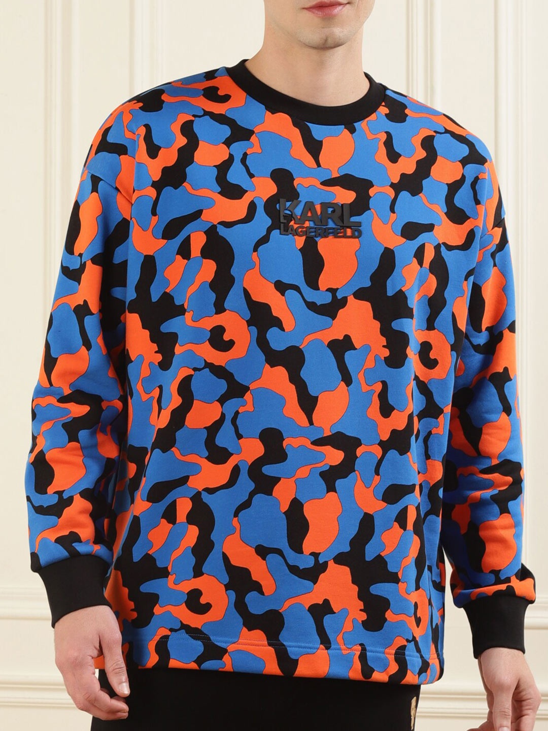 

Karl Lagerfeld Men Blue and Orange Abstract Printed Sweatshirt