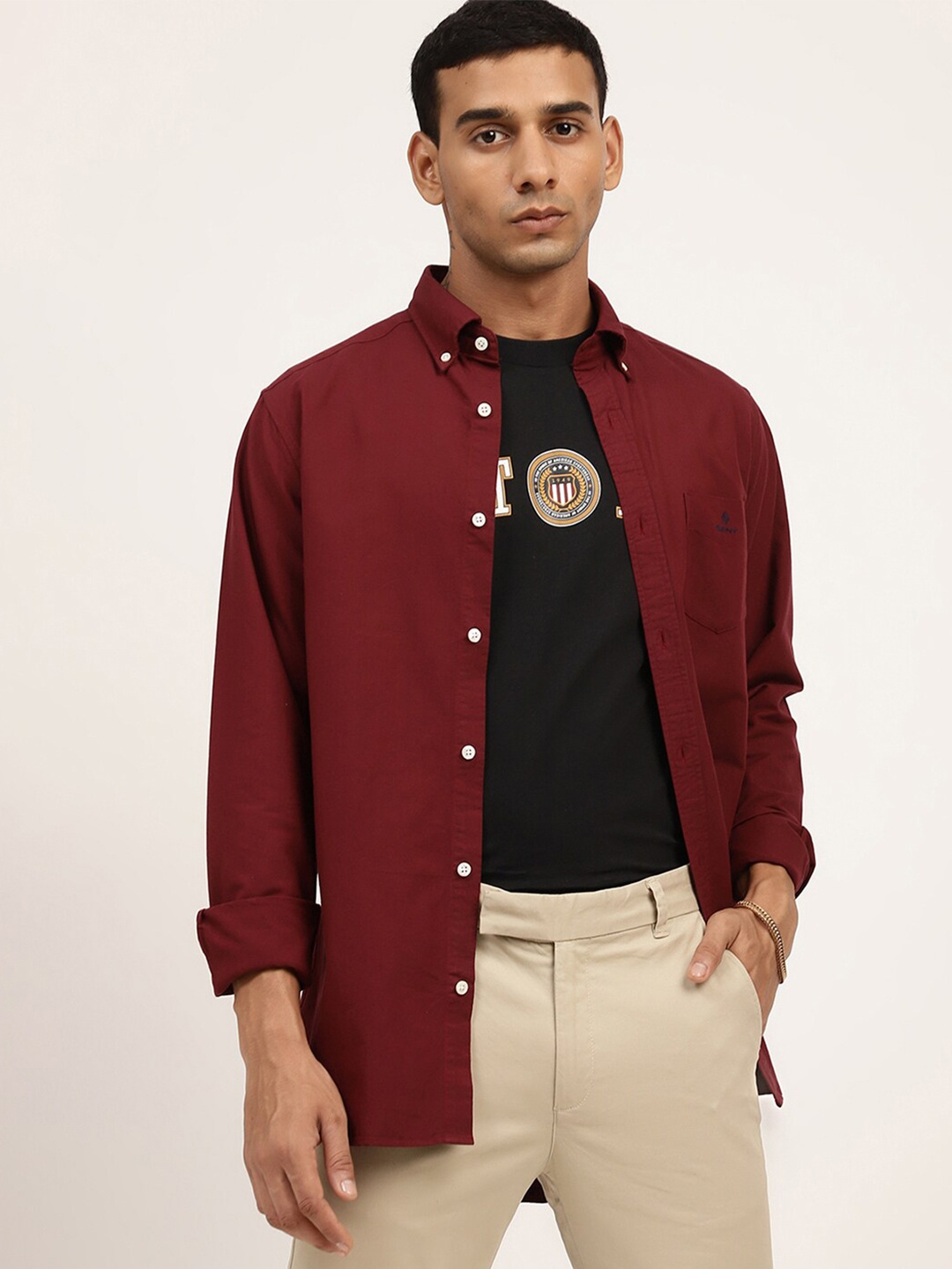 

GANT Men Red Classic Regular Fit Solid Casual Shirt