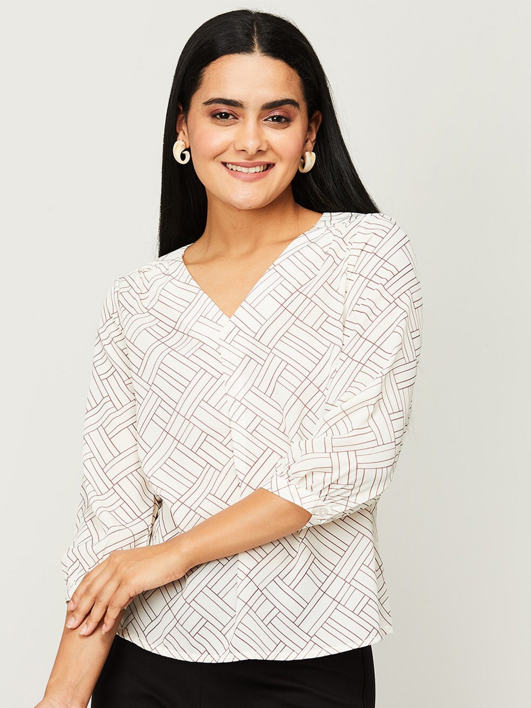 

CODE by Lifestyle Women Off White Geometric Print Top