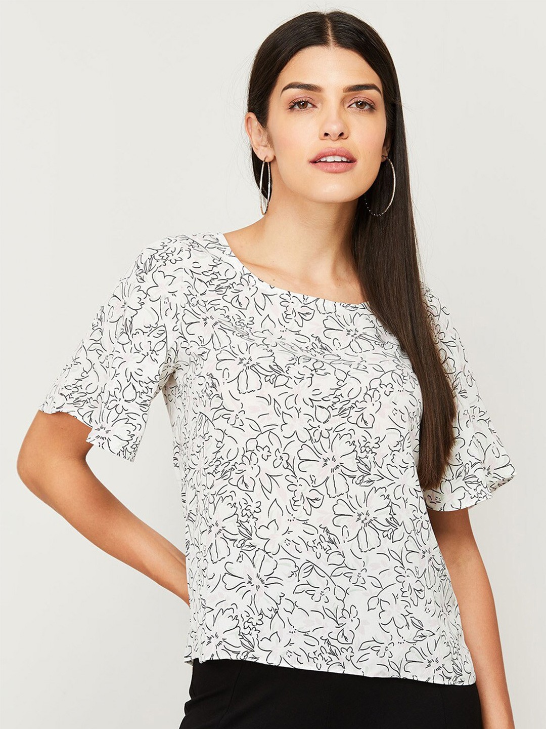 

CODE by Lifestyle White Floral Print Top