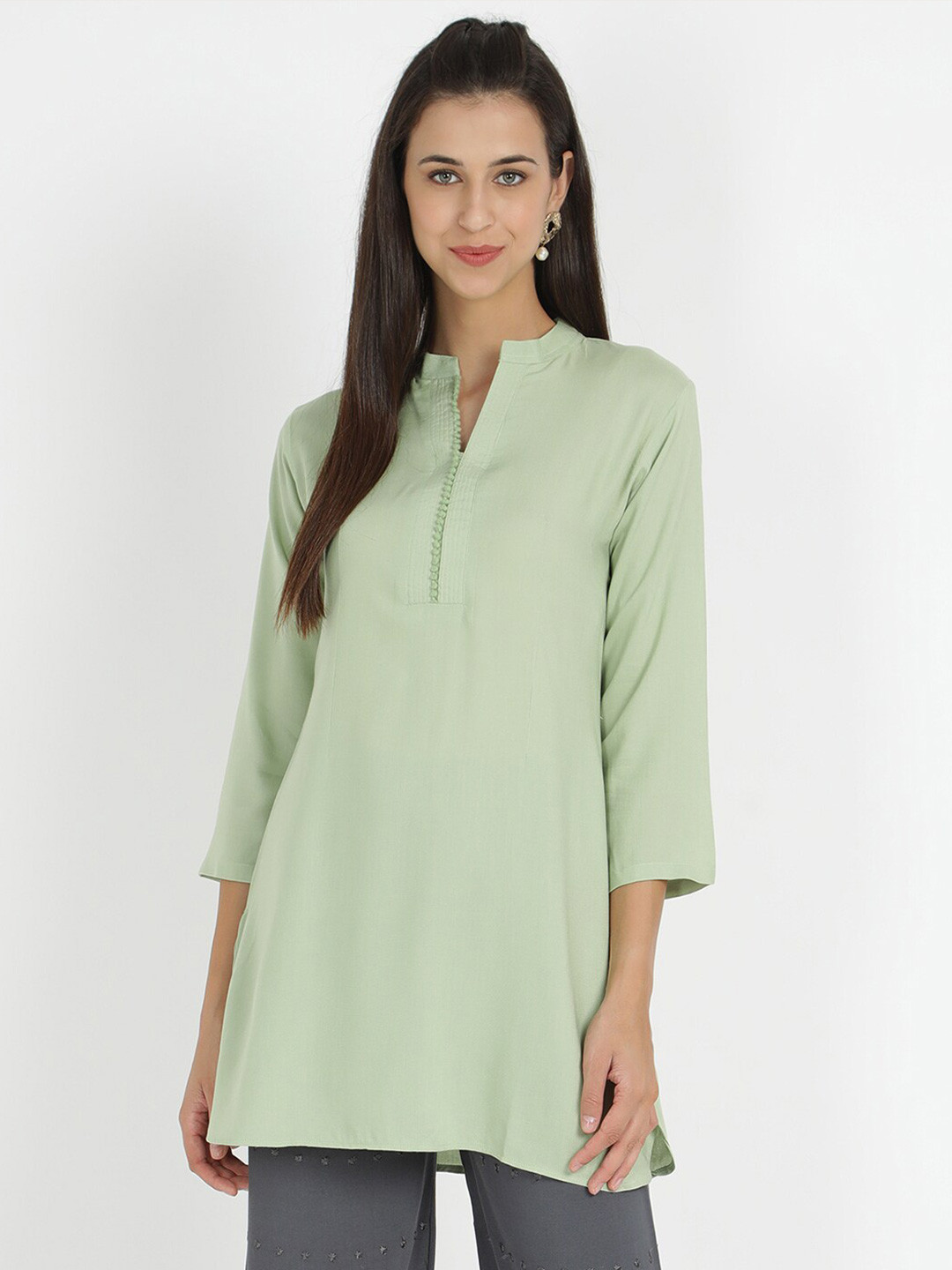 

V2 Value & Variety Women Green Solid Kurti