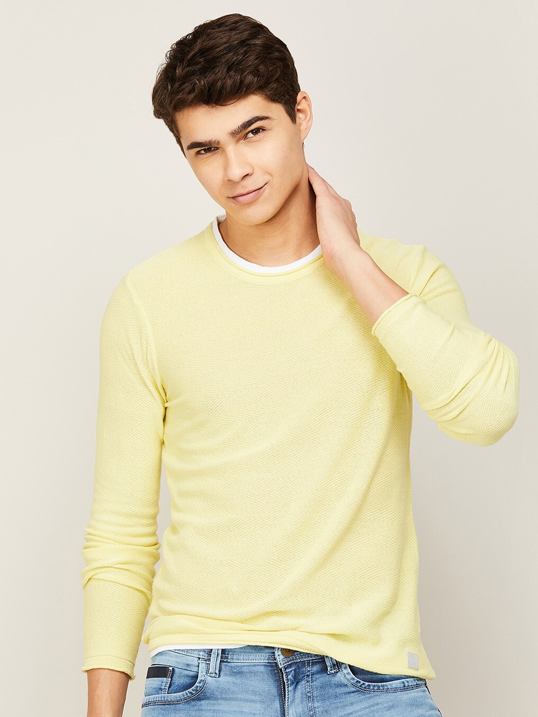 

Bossini Men Yellow Solid Round Neck Pullover