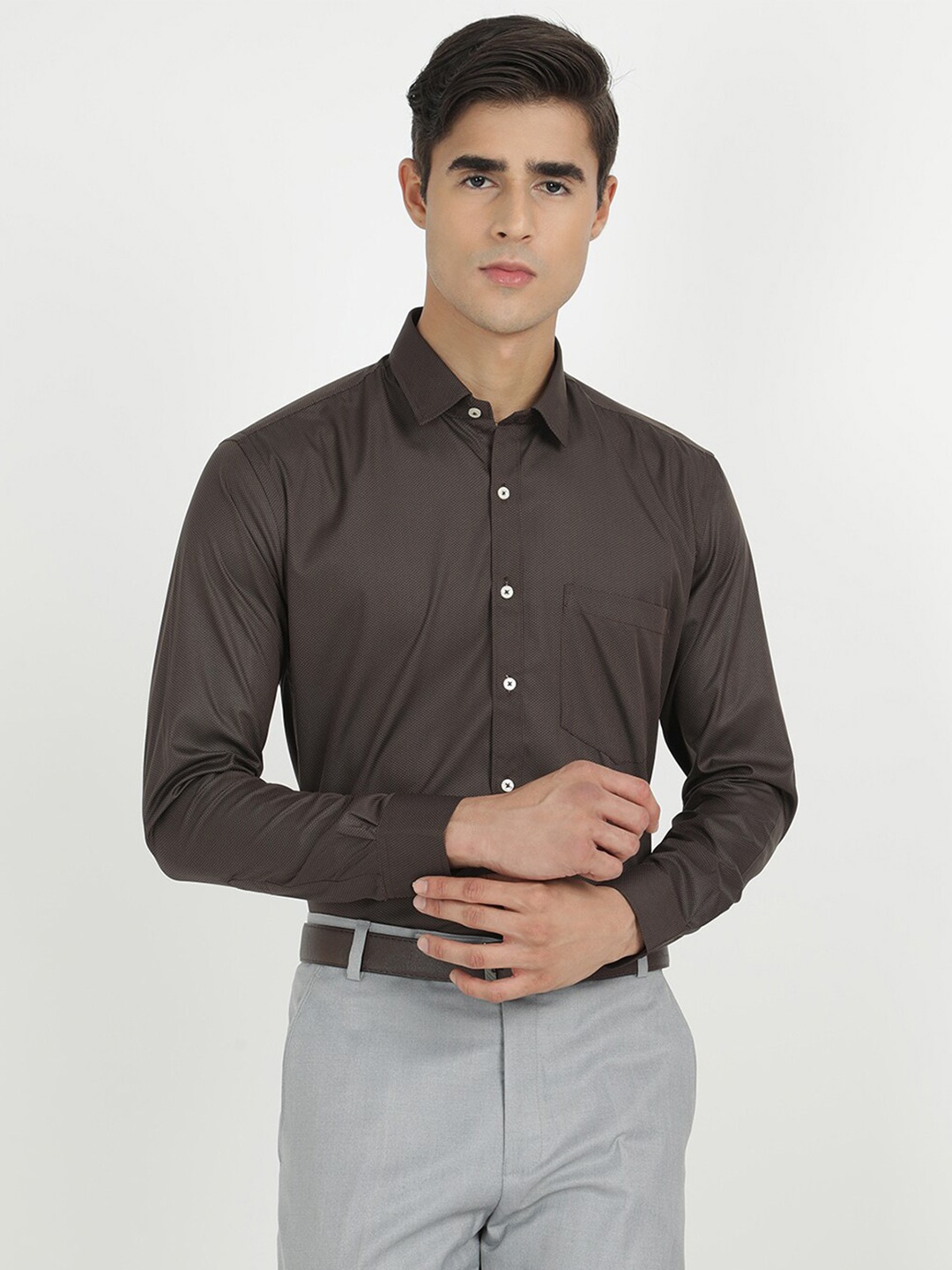 

V2 Value & Variety Men Brown Solid Formal Shirt