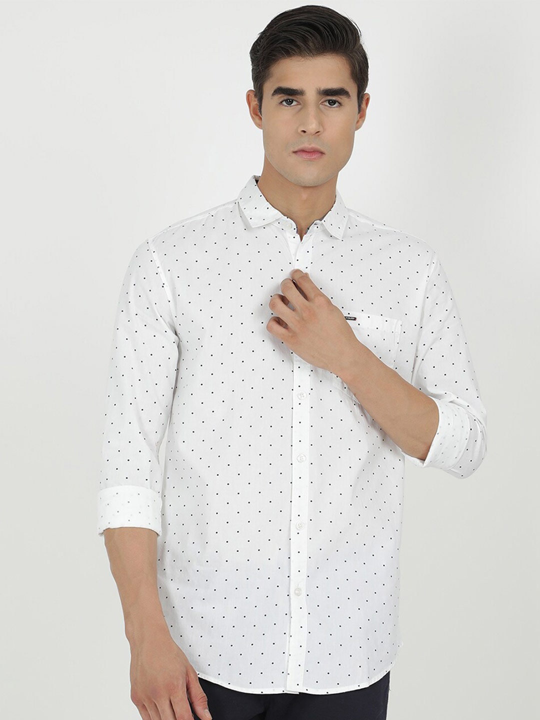 

V2 Value & Variety Men White Printed Casual Shirt