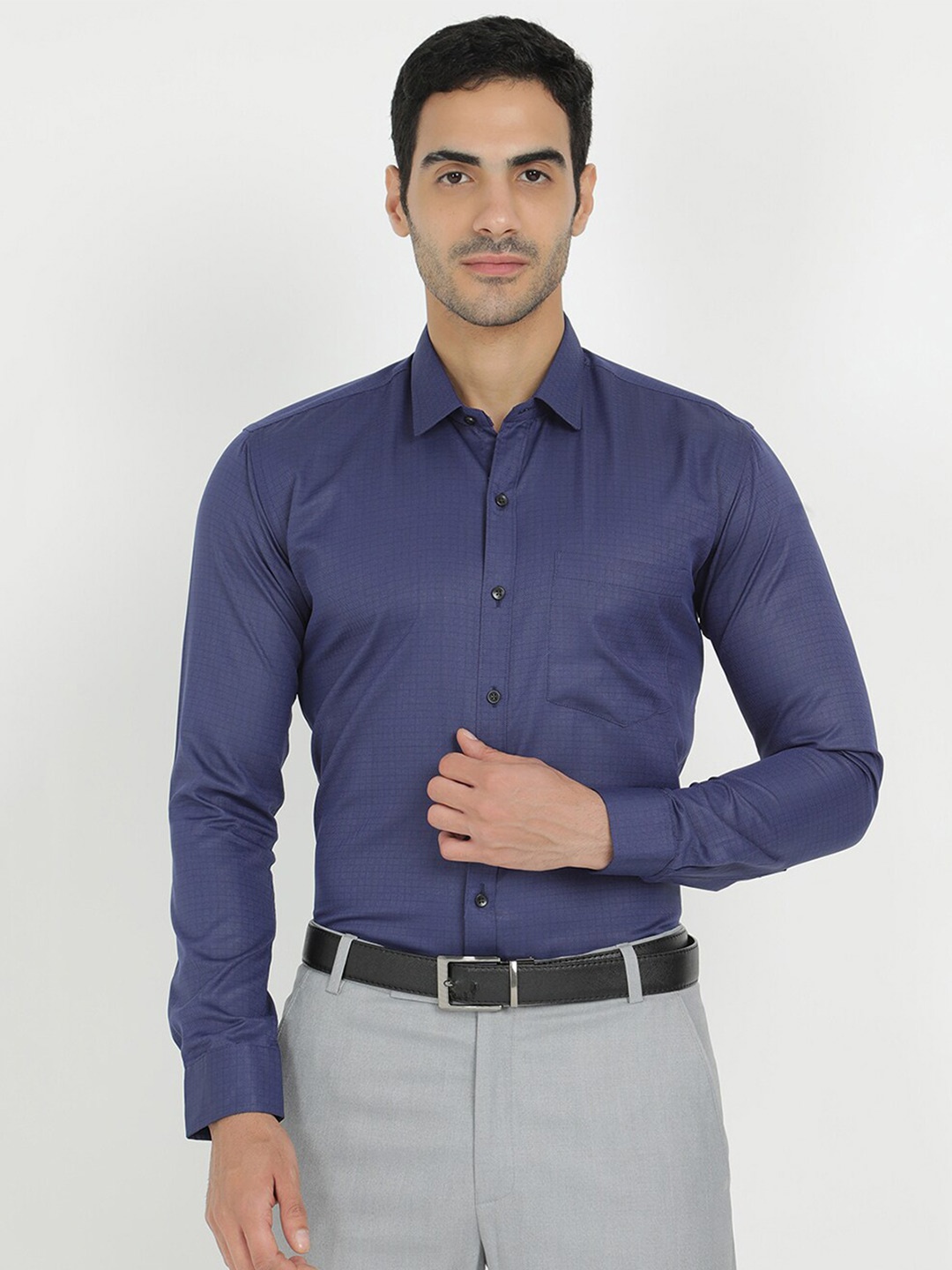 

V2 Value & Variety Men Blue Regular Fit Checked Formal Shirt