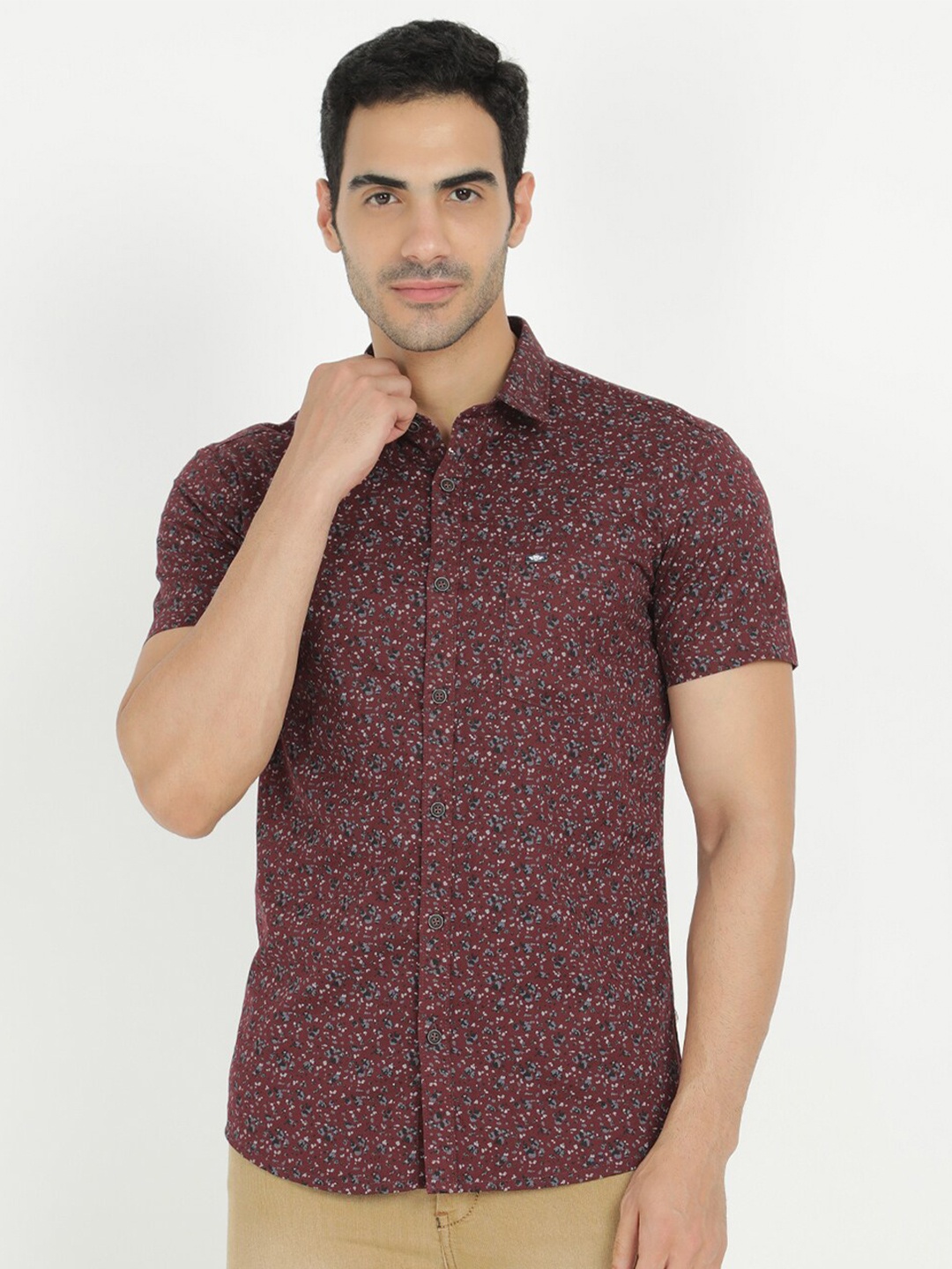 

V2 Value & Variety Men Maroon Floral Printed Casual Shirt