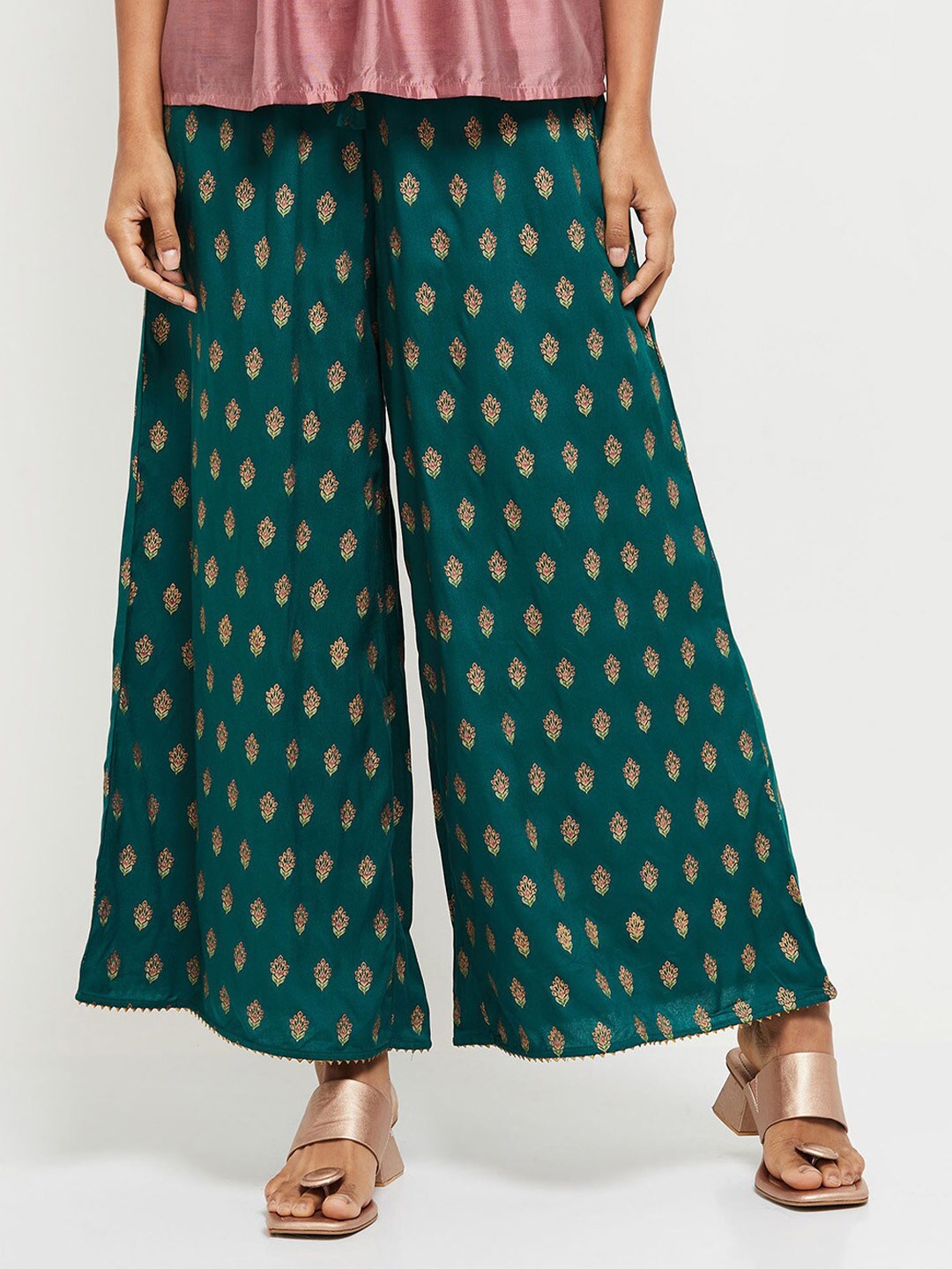 

max Women Green & Gold-Toned Floral Printed Knitted Palazzos