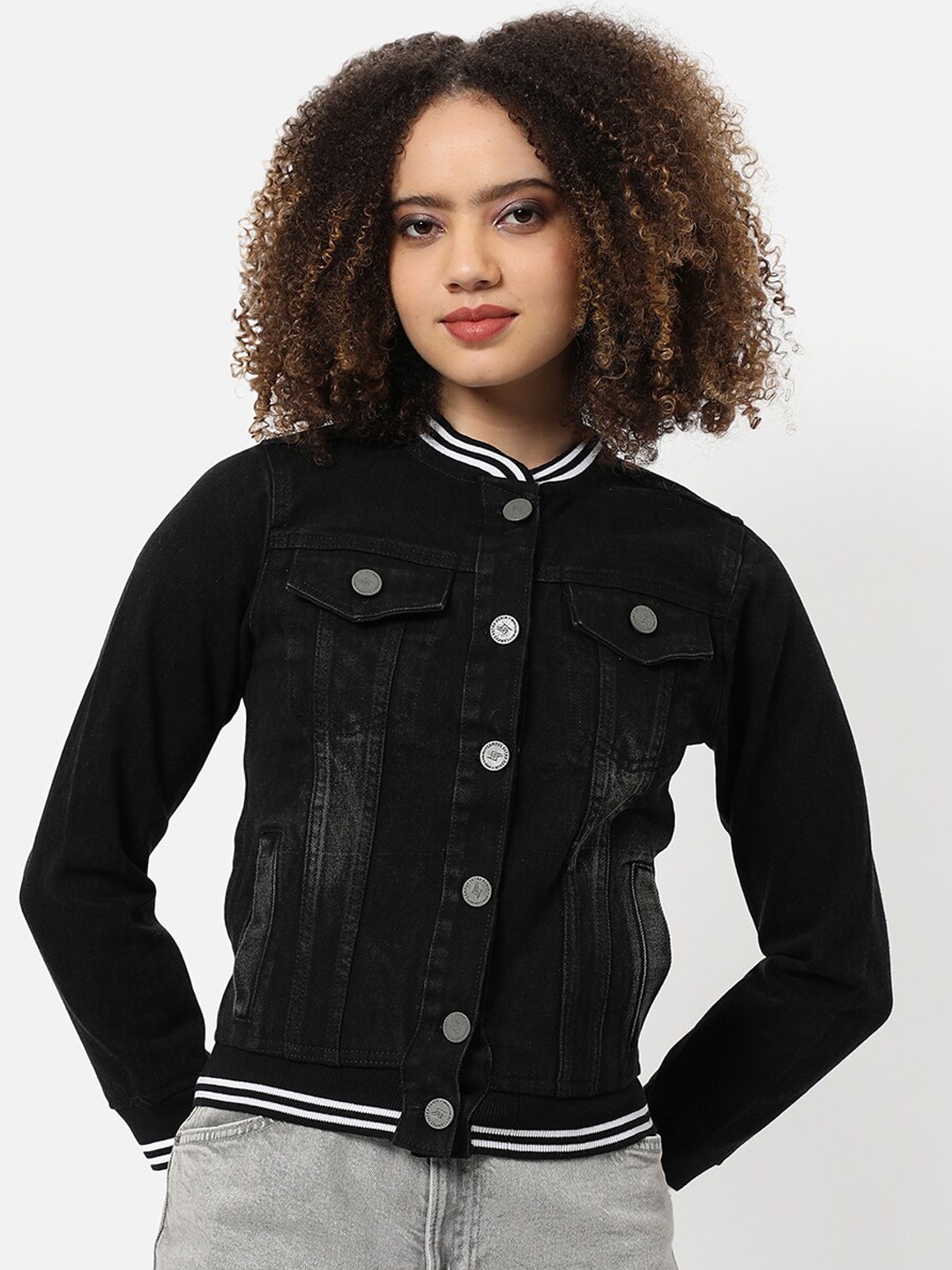 

Campus Sutra Women Black Lightweight Outdoor Denim Jacket