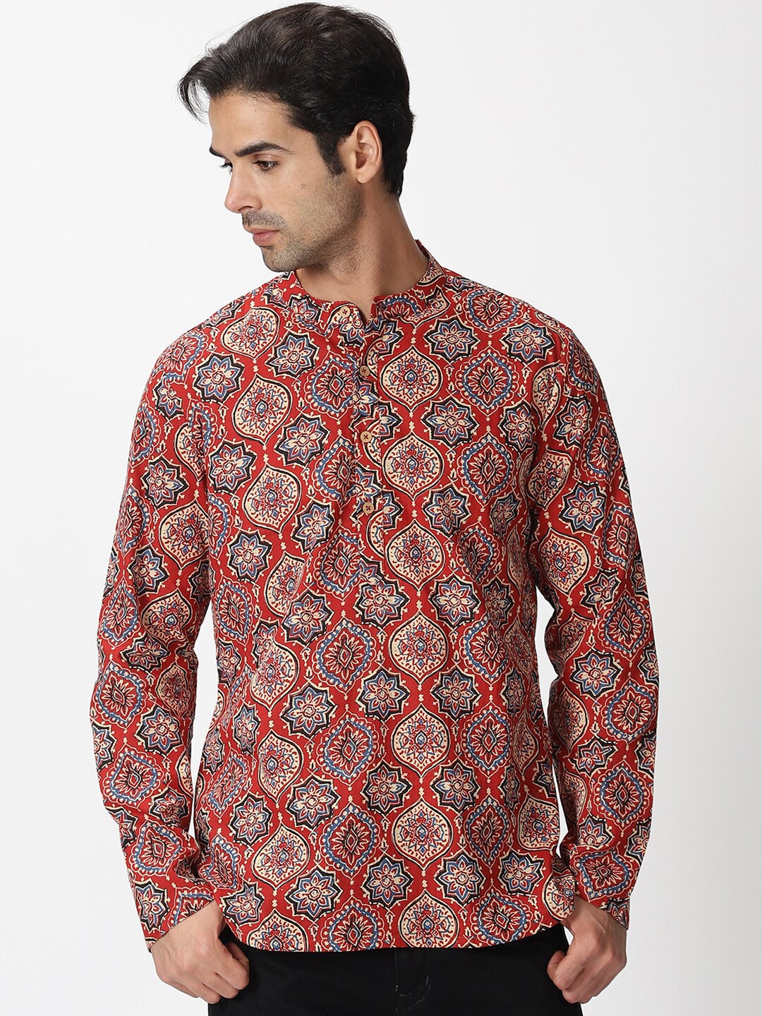 

Saffron Threads Men Red Bagru Motifs Printed Short Kurta, Maroon