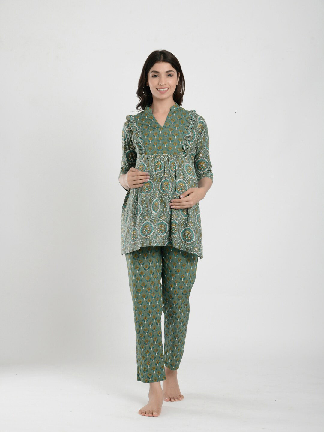 

Ikk Kudi by Seerat Floral Printed Maternity & Nursing Cotton Kurta with Pant Nightdress, Green
