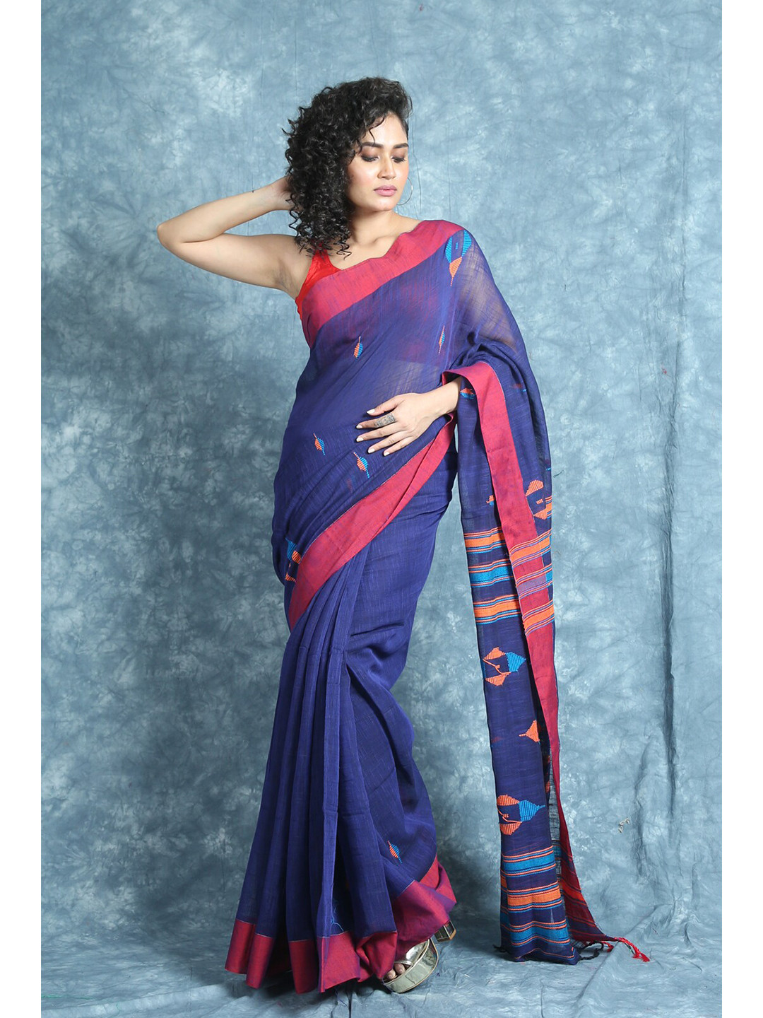 

Arhi Blue & Red Geometric Woven Design Pure Cotton Saree