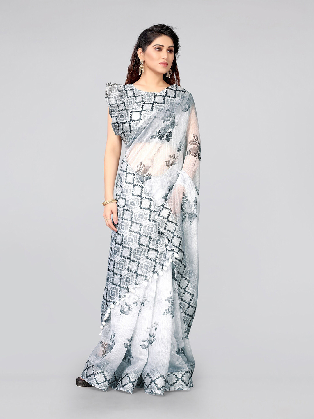 

MIRCHI FASHION Grey & White Floral Saree