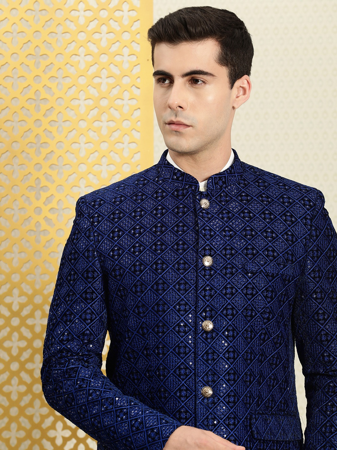 

House of Pataudi Men Mandarin Collar Velvet Sequined Bandhgala Jashn Blazer, Blue