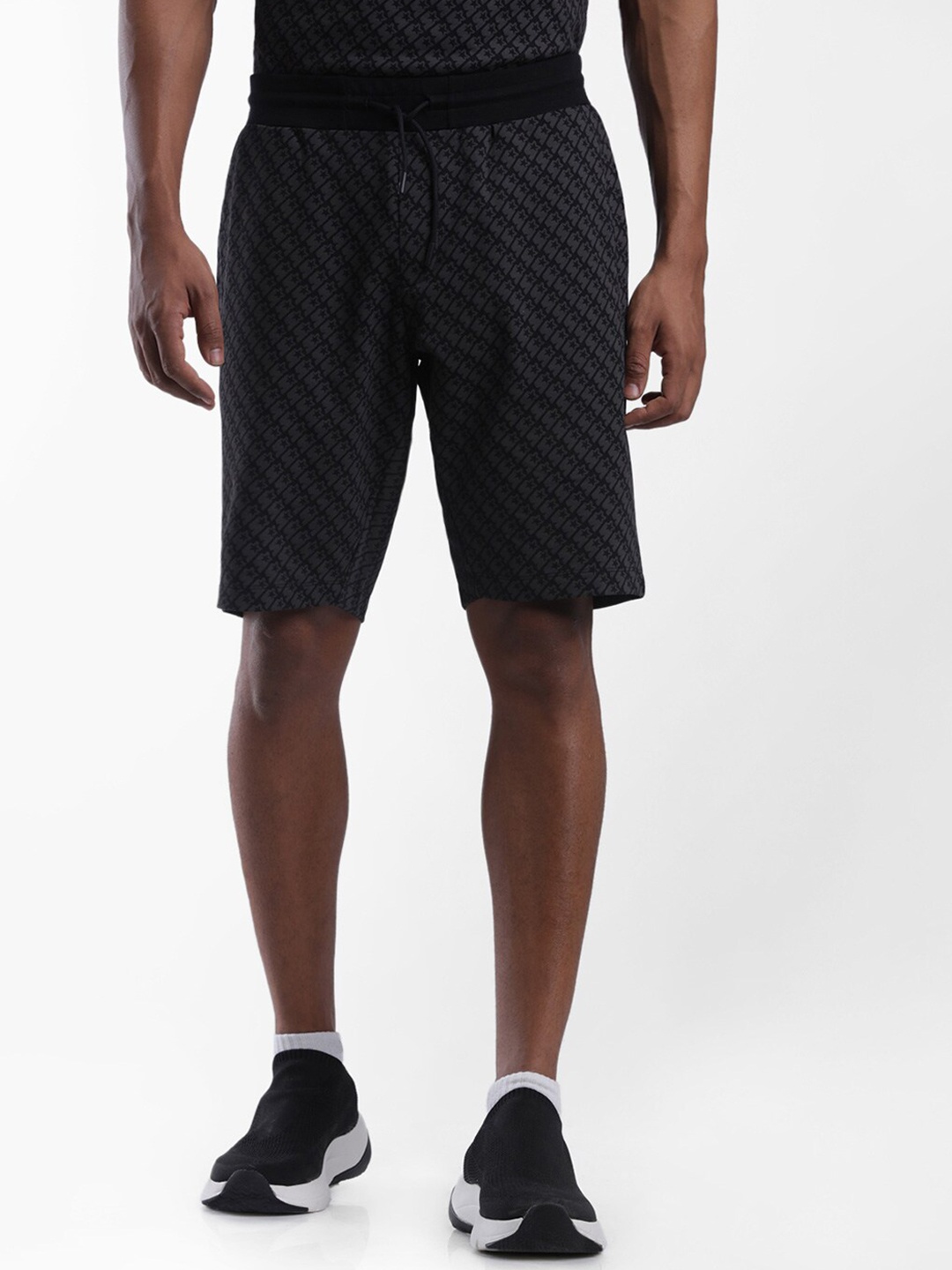 

STARTER Men Black Printed Shorts