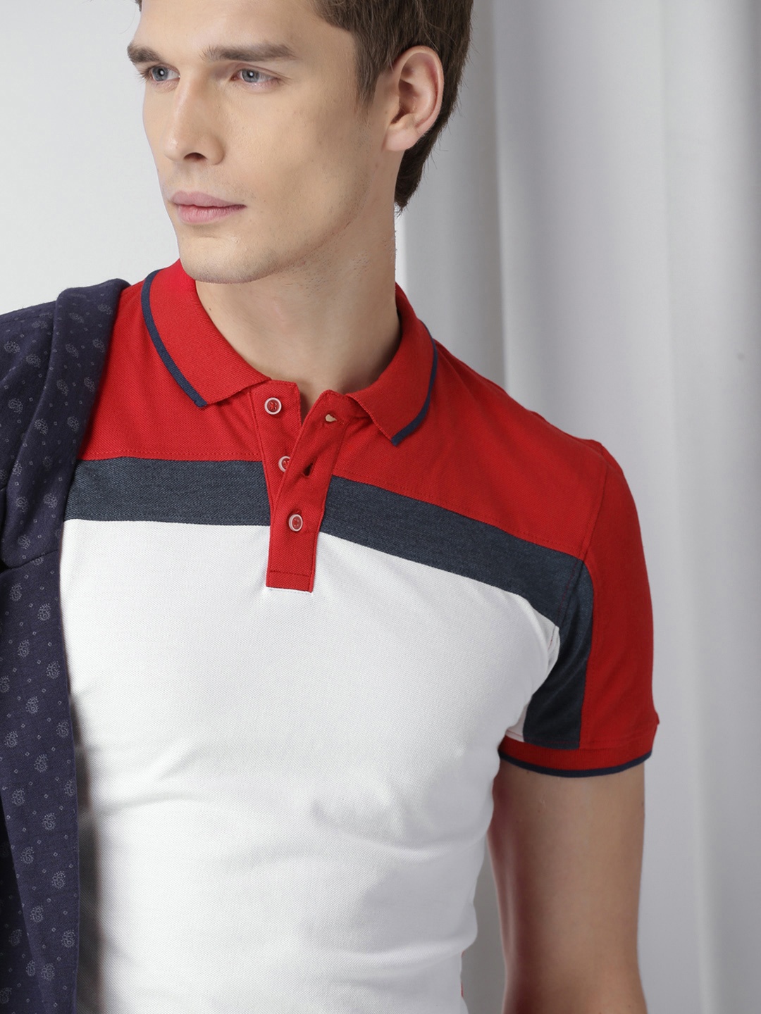 

INVICTUS Men White & Red Colourblocked Slim Fit Polo Collar T-shirt