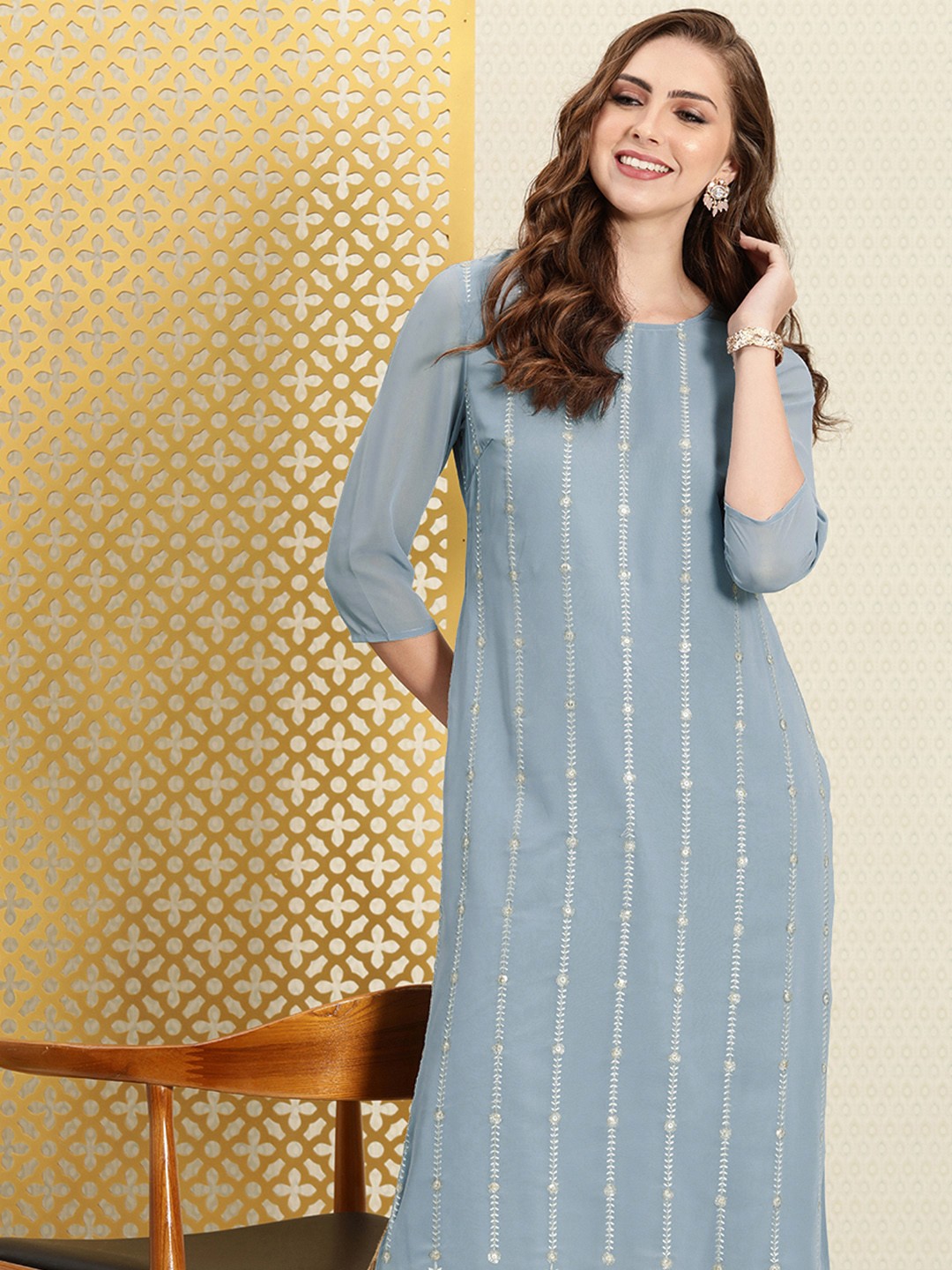 

House of Pataudi Jashn Embroidered Sequined Thread Work Floral Kurta, Blue