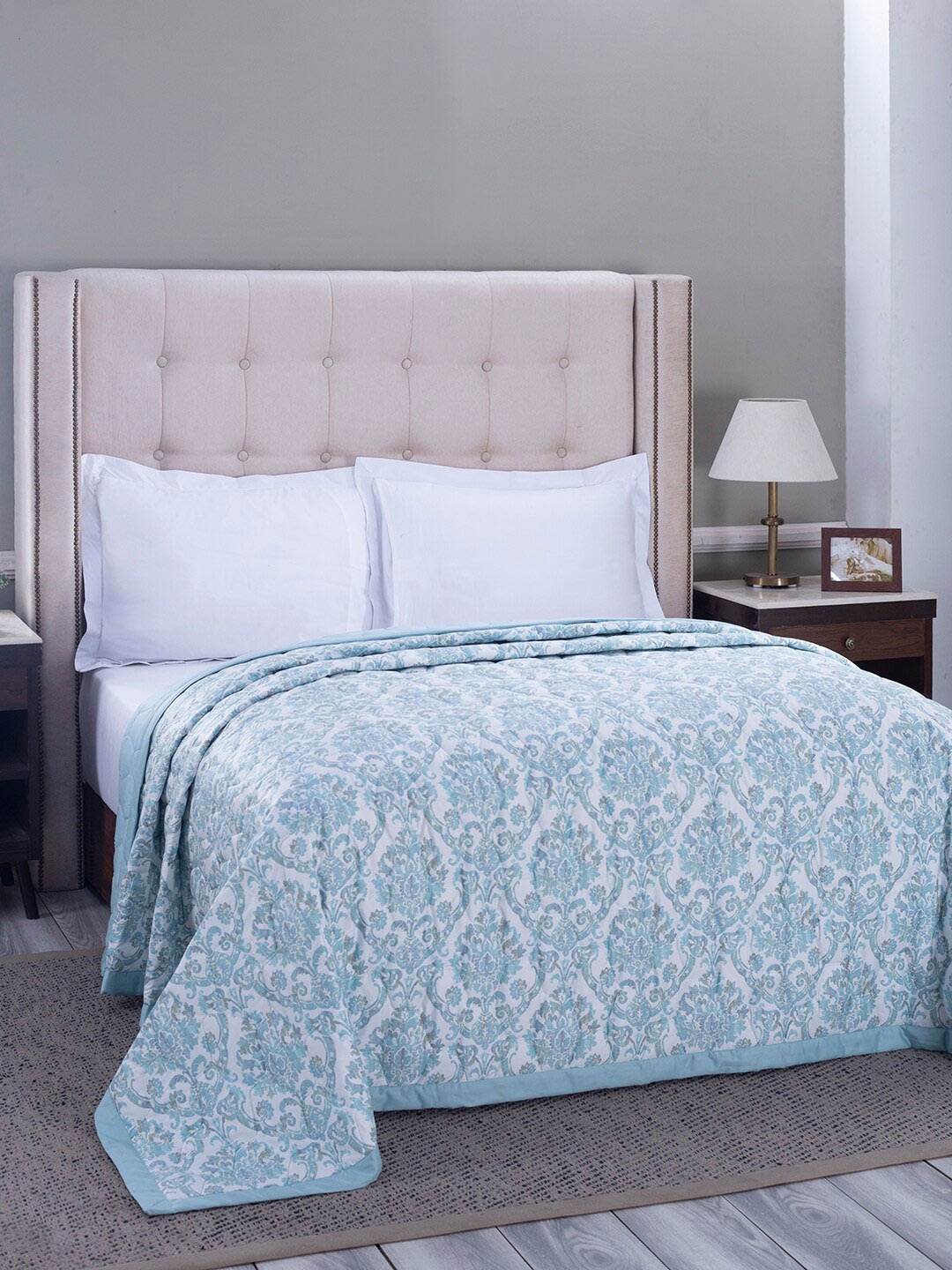 

MASPAR Blue & Off White Ethnic Motifs AC Room 150 GSM Double Bed Quilt