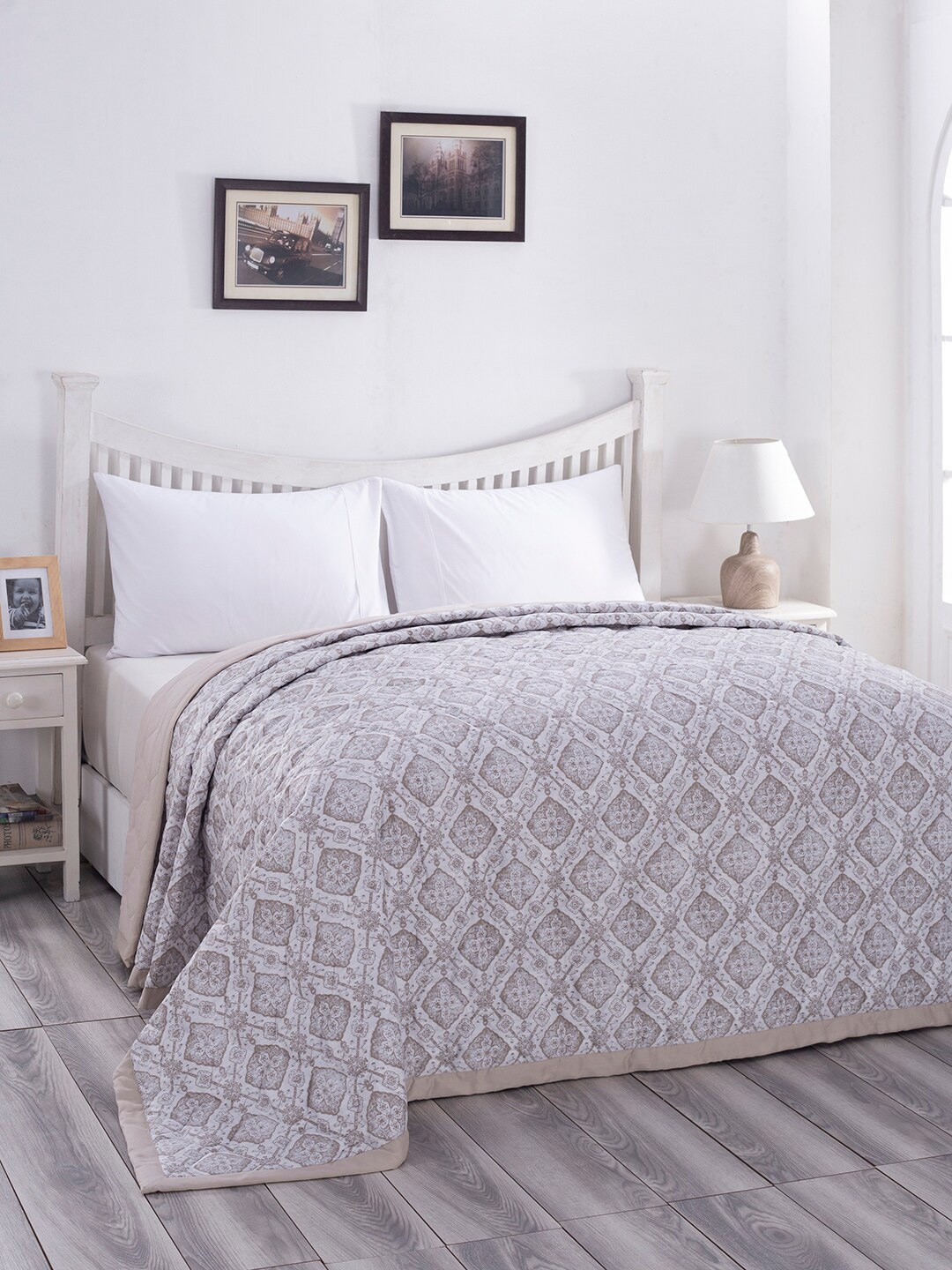 

MASPAR Beige & Off White Ethnic Motifs AC Room 120 GSM Double Bed Quilt