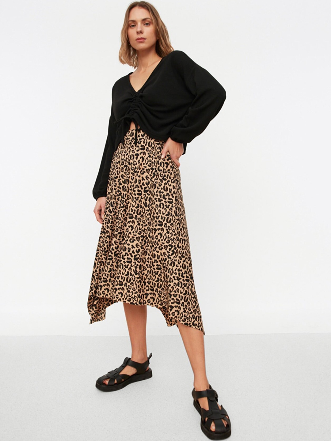 

Trendyol Women Brown Printed Accordion Pleated Asymmetric A-Line Midi Skirt