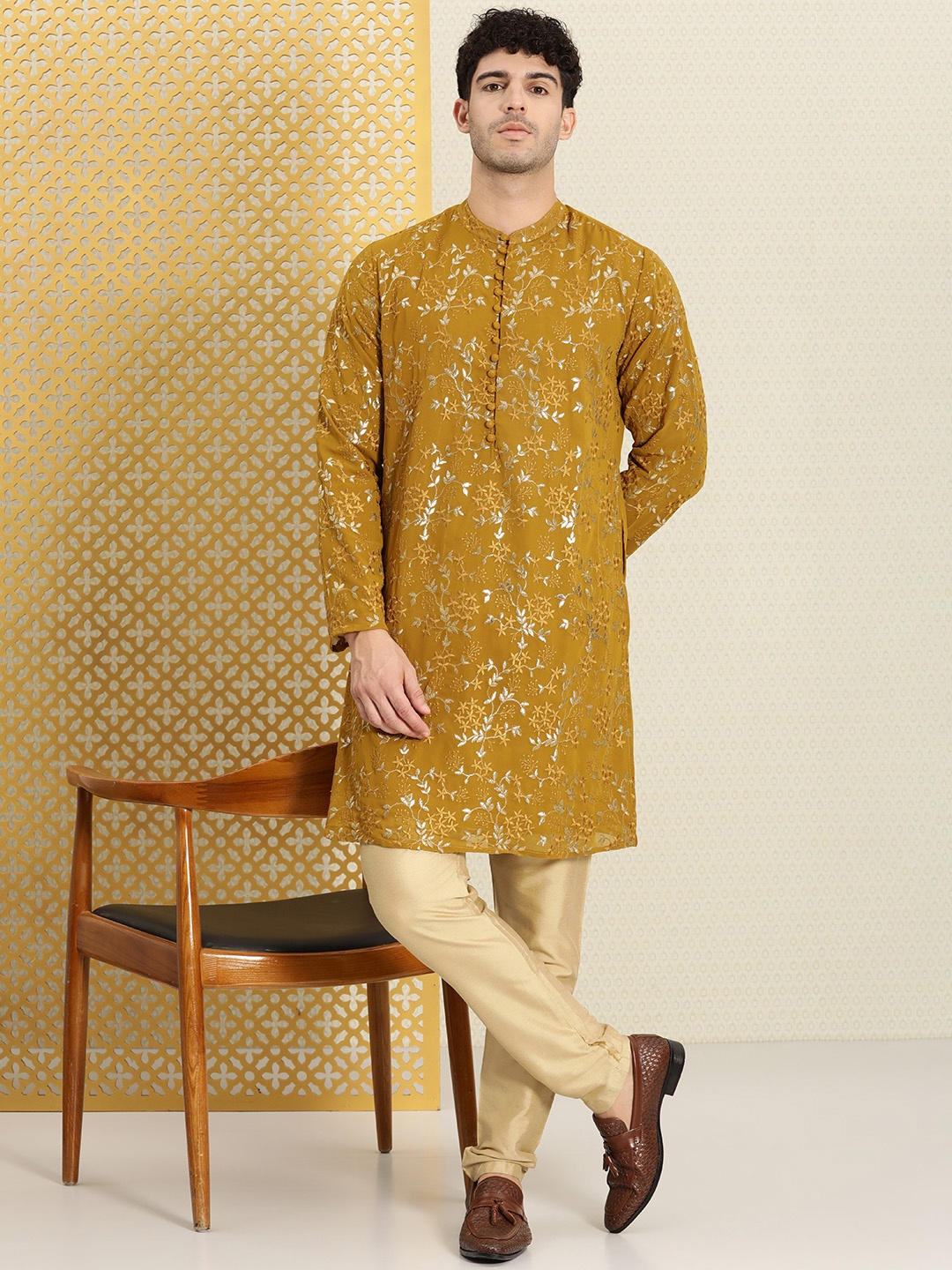 

House of Pataudi Jashn Floral Embroidered Zari Work Kurta, Mustard