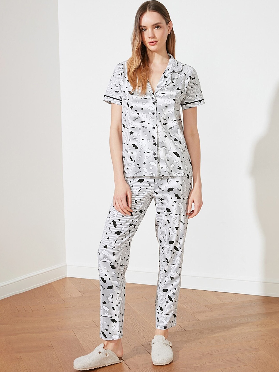 

Trendyol Women Grey & Black Printed Night suit