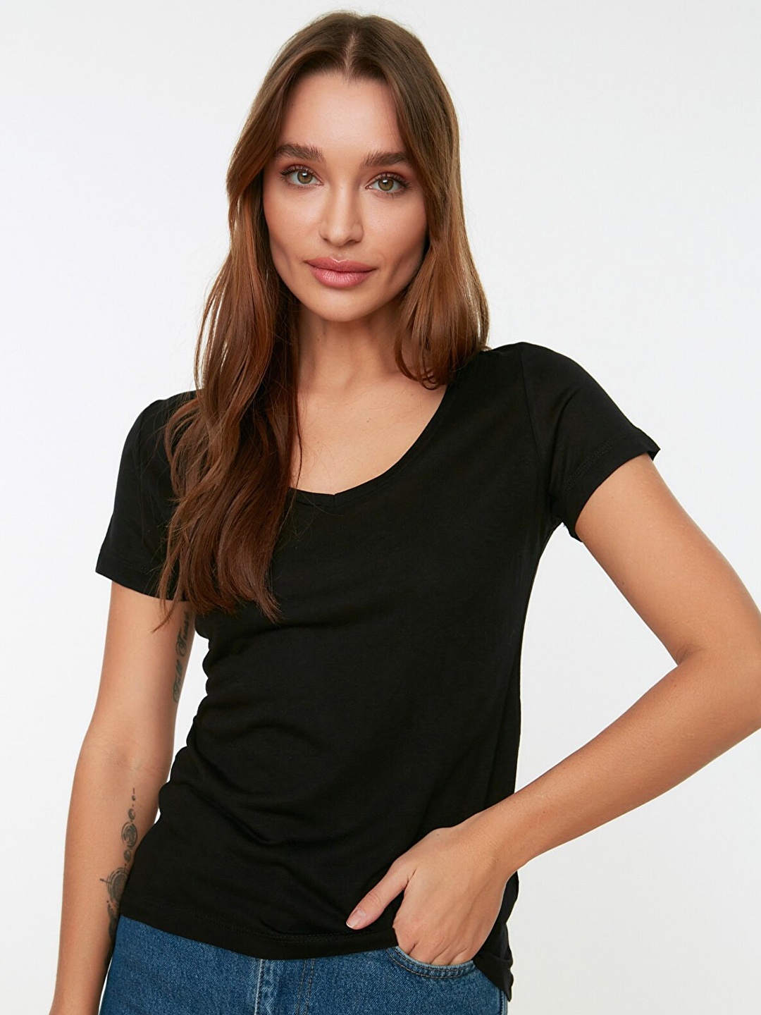 

Trendyol Women Black Solid Regular Fit T-shirt