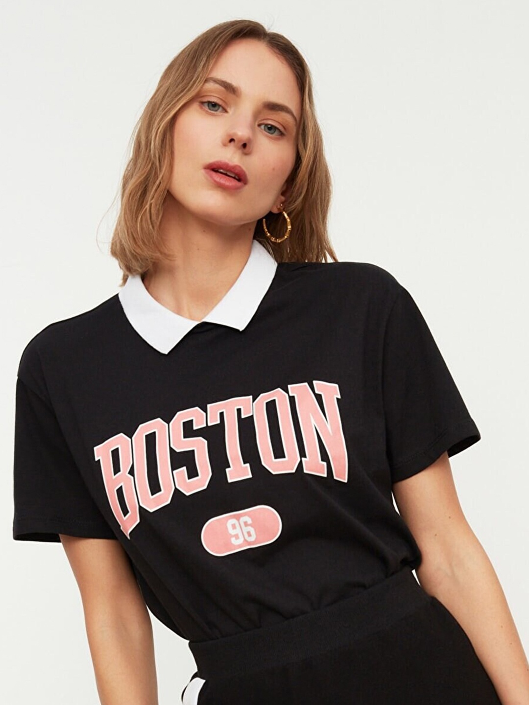 Trendyol Women Black & Pink Printed Peter Pan Collar T-shirt