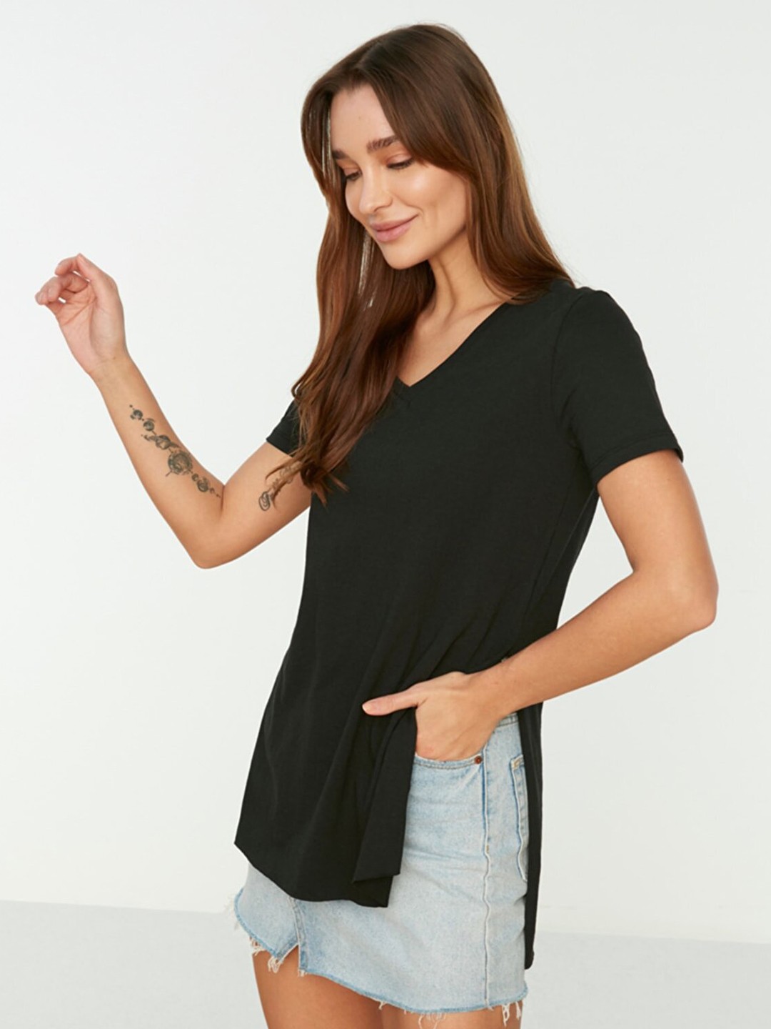 

Trendyol Women Black Solid Longline T-shirt
