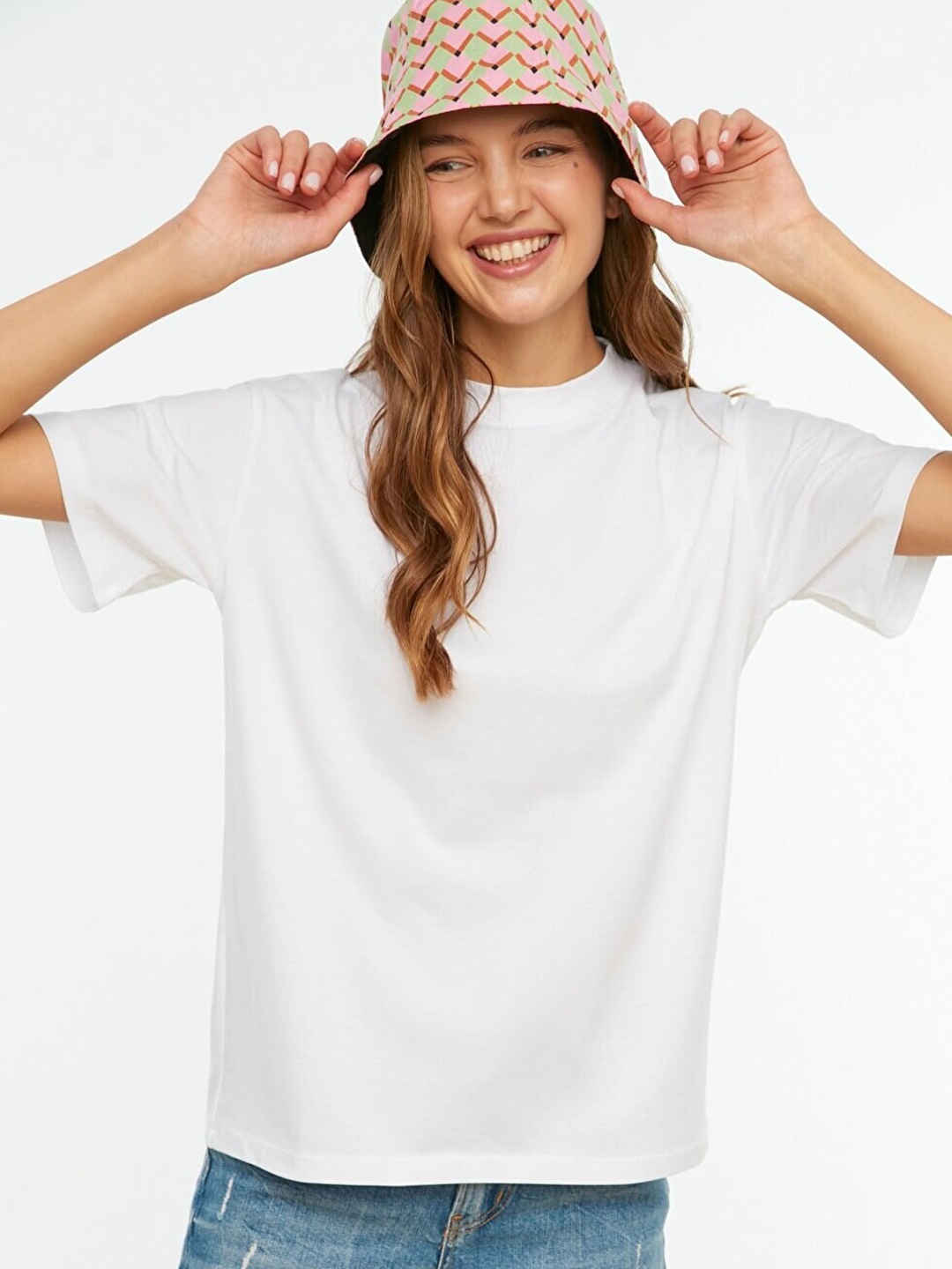 

Trendyol Women White Extended Short Sleeves Casual T-shirt